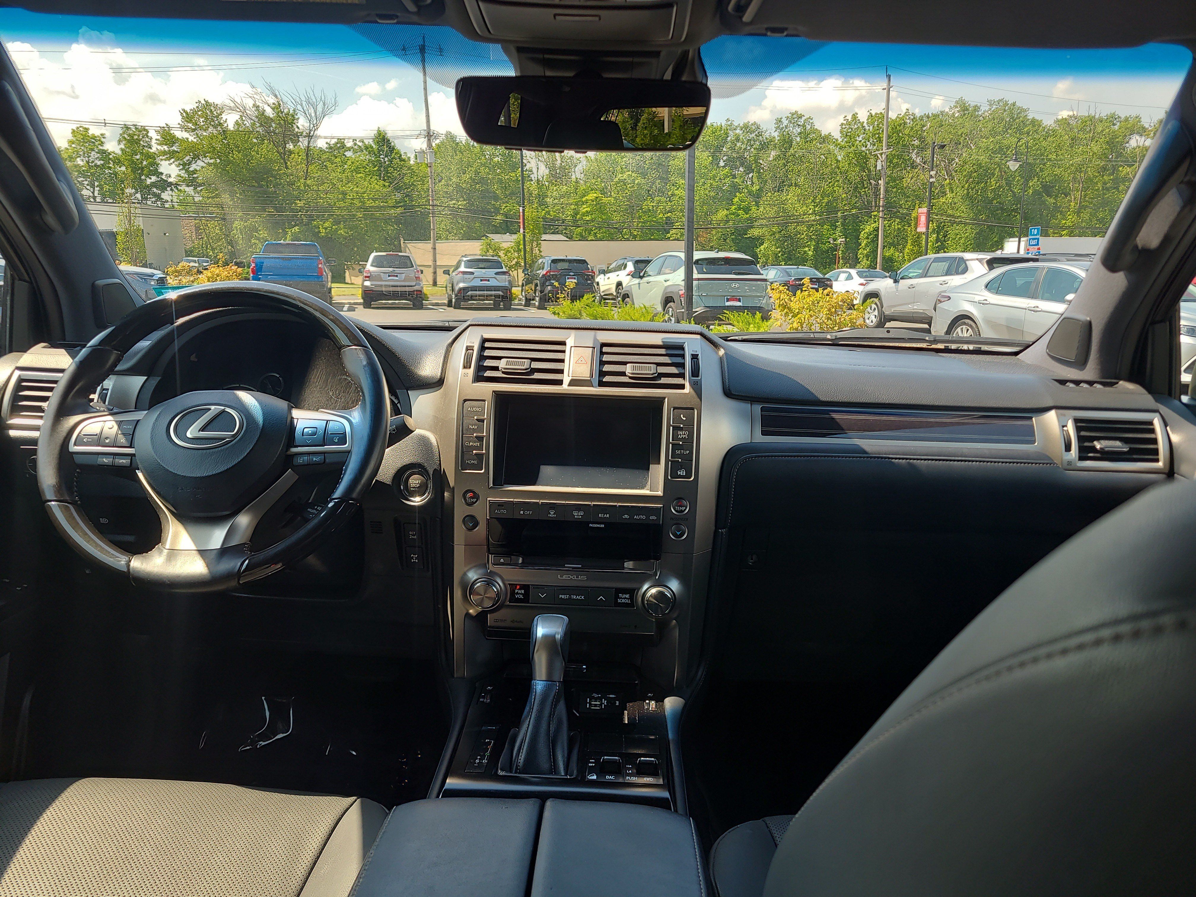 Used 2020 Lexus GX 460 Premium w/ Premium Package AWD/4WD image 18