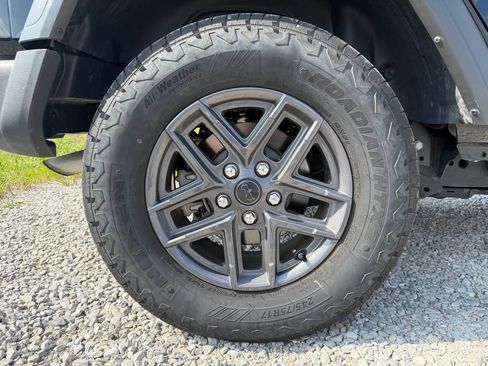 Used 2025 Jeep Wrangler Unlimited Sport AWD/4WD image 28