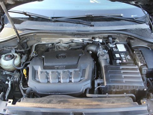 Used 2020 Volkswagen Tiguan S image 17