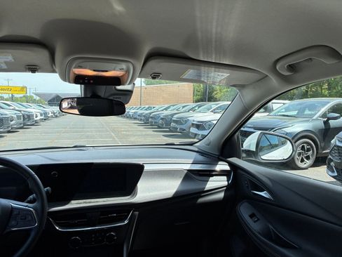 Used 2025 Buick Encore GX Preferred image 34