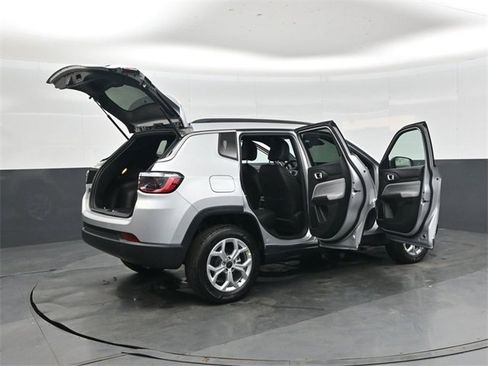 New 2026 Jeep Compass Latitude image 46