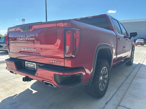 Used 2024 GMC Sierra 1500 AT4 w/ AT4 Premium Package AWD/4WD image 4