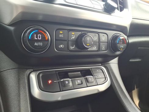Used 2022 GMC Acadia SLE w/ Driver Convenience Package AWD/4WD image 19