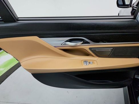 Used 2016 BMW 750i image 26