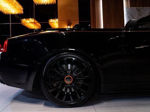 Used 2019 Rolls-Royce Dawn RWD image 14