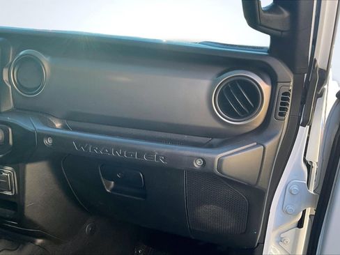 Used 2020 Jeep Wrangler Unlimited Sport S image 16