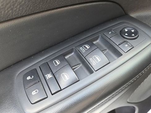 Used 2019 Jeep Grand Cherokee Altitude image 10