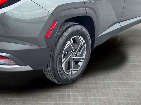 New 2026 Hyundai Tucson Blue SE image 16