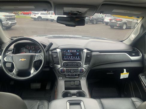 Used 2020 Chevrolet Tahoe LT w/ Luxury Package image 17