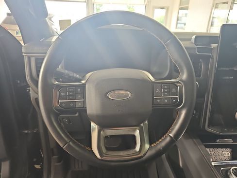 Used 2024 Ford Expedition Platinum AWD/4WD image 26