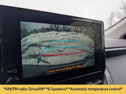 Used 2025 Toyota Corolla Cross LE image 6