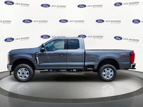 New 2026 Ford F250 XLT w/ FX4 Off-Road Package AWD/4WD image 2