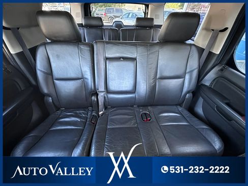 Used 2011 Cadillac Escalade ESV Premium image 37