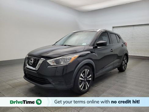 Used 2018 Nissan Kicks SV image 1