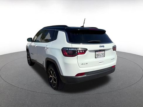 Used 2025 Jeep Compass Limited image 11