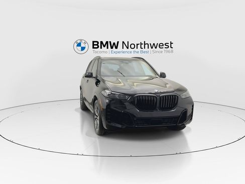 New 2026 BMW X5 xDrive40i w/ M Sport Package AWD/4WD image 7