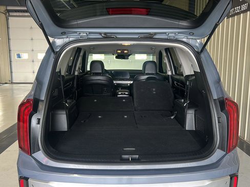 Used 2023 Kia Telluride LX FWD image 6