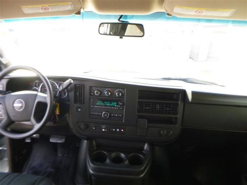 Used 2024 GMC Savana 2500 w/ Driver Convenience Package image 11