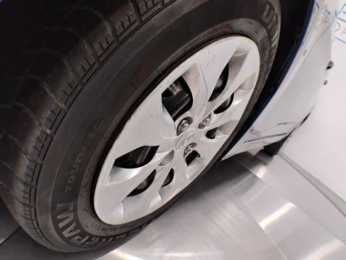 Used 2016 Hyundai Accent SE FWD image 55