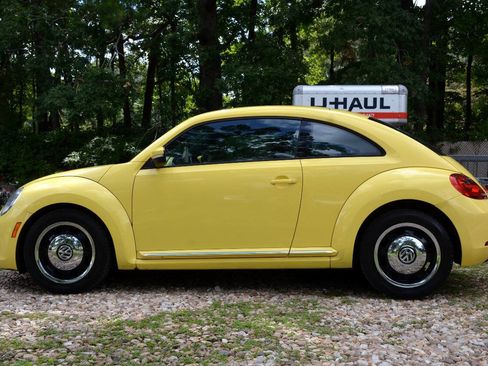 Used 2012 Volkswagen Beetle 2.5 FWD image 8
