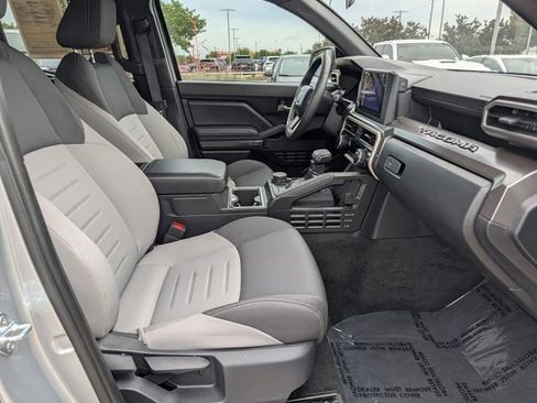 Used 2025 Toyota Tacoma TRD Sport AWD/4WD image 29