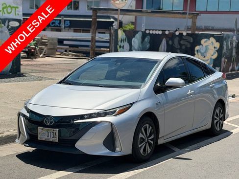 Used 2018 Toyota Prius Prime Plus w/ Carpet Mat Package FWD image 1