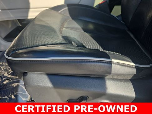 Used 2023 Chrysler Pacifica Limited image 30