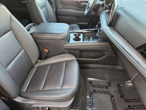 Used 2025 Chevrolet Tahoe LT image 20