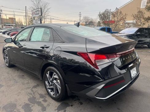 Used 2025 Hyundai Elantra Sport image 4