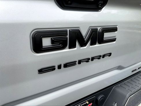 Used 2022 GMC Sierra 2500 SLE w/ SLE Convenience Package AWD/4WD image 24