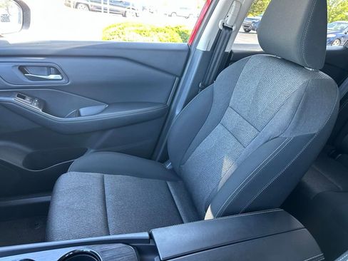 Used 2024 Nissan Rogue SV AWD/4WD image 14
