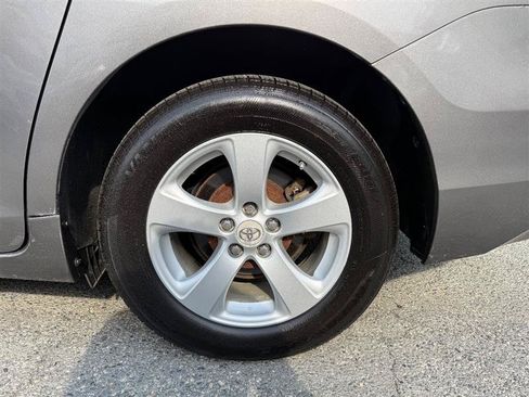 Used 2012 Toyota Sienna LE FWD image 13