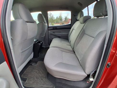 Used 2015 Toyota Tacoma PreRunner w/ TRD Sport Package RWD image 18