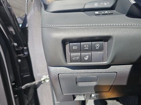 Used 2023 Toyota Highlander Platinum image 14