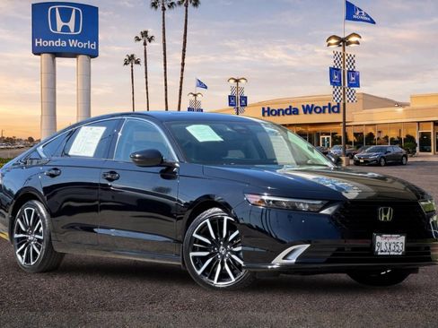 Used 2024 Honda Accord Touring image 2