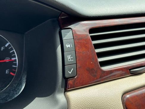 Used 2009 Chevrolet Impala LT w/ Luxury Edition Package FWD image 26