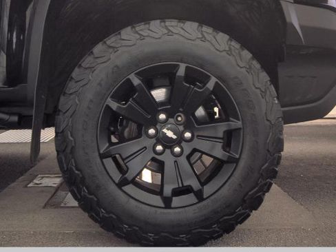 Used 2019 Chevrolet Colorado ZR2 w/ ZR2 Midnight Special Edition AWD/4WD image 19