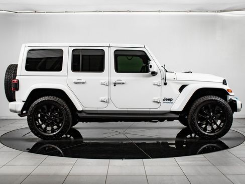 Used 2021 Jeep Wrangler Unlimited Sahara image 6