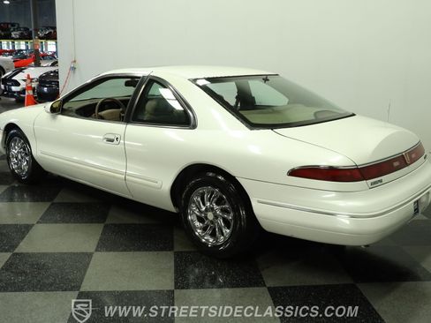 Used 1993 Lincoln Mark VIII RWD image 7