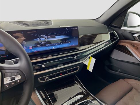New 2026 BMW X5 xDrive40i w/ Climate Comfort Package image 25