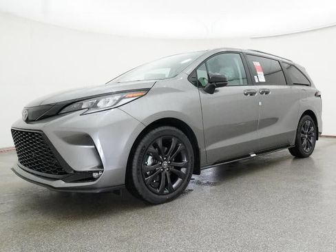 New 2026 Toyota Sienna XSE image 17