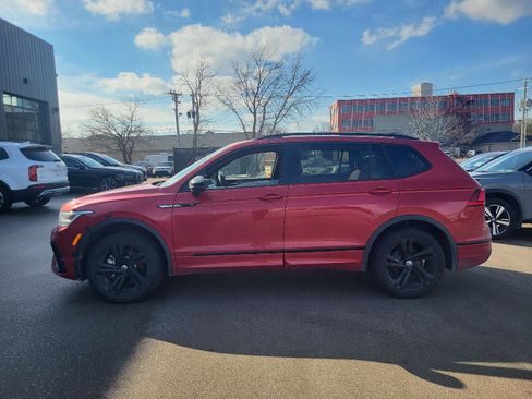 Used 2024 Volkswagen Tiguan SE R-Line image 6