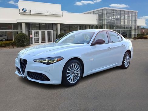 Used 2024 Alfa Romeo Giulia Sprint AWD/4WD image 1