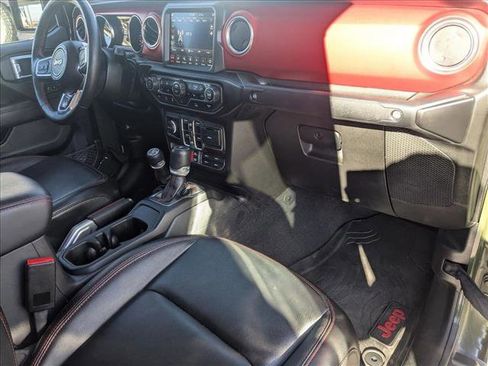 Used 2022 Jeep Gladiator Rubicon w/ Cold Weather Group image 21