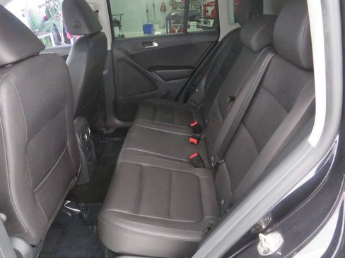Used 2015 Volkswagen Tiguan SE FWD image 10