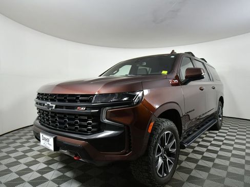 Used 2022 Chevrolet Suburban Z71 w/ Z71 Off-Road Package AWD/4WD image 6