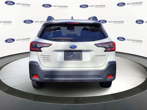 Used 2024 Subaru Outback Premium AWD/4WD image 4