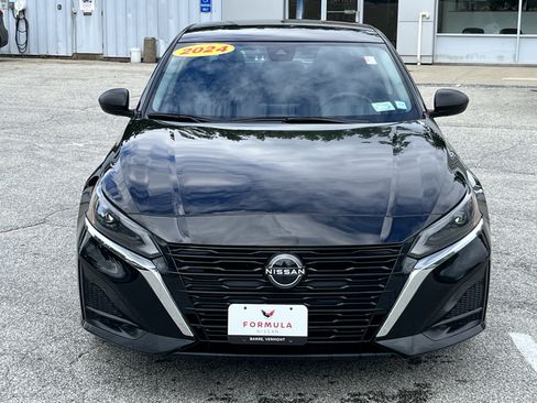 Used 2024 Nissan Altima 2.5 SV AWD/4WD image 2
