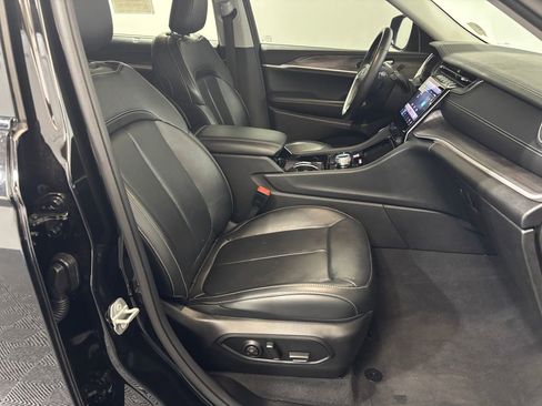 Used 2022 Jeep Grand Cherokee L Limited w/ Luxury Tech Group II AWD/4WD image 12