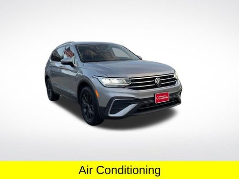 Used 2024 Volkswagen Tiguan SE FWD image 10